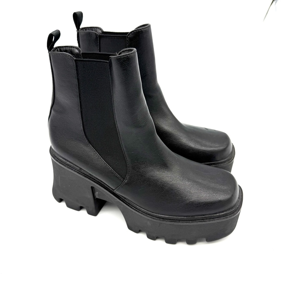 Adika Chunky Platform Chelsea Boots Solid Black Pull On Size 8